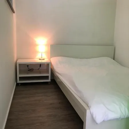 Zentrale Mit Waldblick Appartement