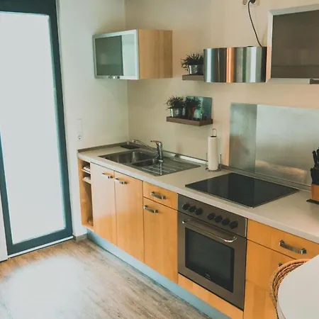Zentrale Mit Waldblick