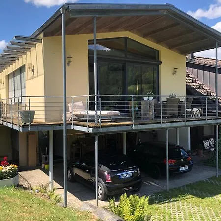 Zentrale Mit Waldblick Appartement